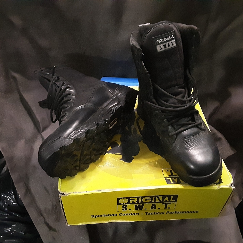 Men's security boots